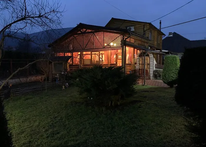 будинок в горах 招待所