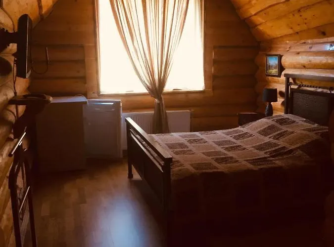 招待所 будинок в горах 波利亚纳