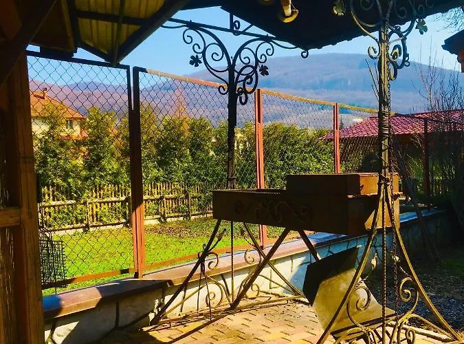 будинок в горах 4* 波利亚纳